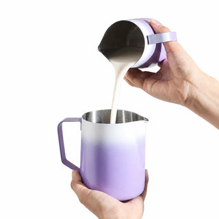 Yozcoffee Latte Art Milchkännchen 350/600 ml aus Edelstahl 304 im Farbverlauf — Produktbild