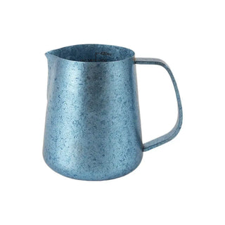 Yozcoffee Latte Art Milchkanne 420ml Reines Titan Spitzer Ausgießer Blau/Pink/Silber — Produktbild